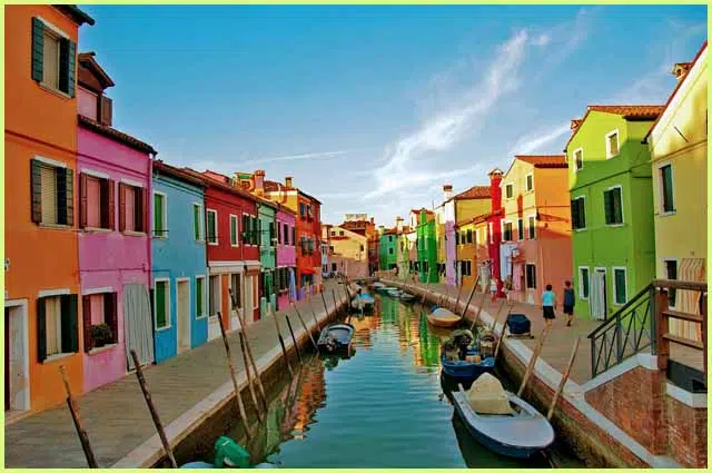Guida turistica di Burano: cosa vedere e fare, come arrivare, dove mangiare...