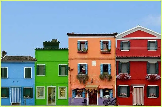 Guida turistica di Burano: cosa vedere e fare, come arrivare, dove mangiare...