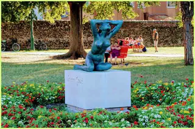 Guida turistica di Burano: cosa vedere e fare, come arrivare, dove mangiare...