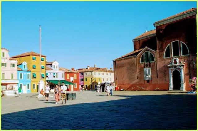 Guida turistica di Burano, cosa vedere e fare